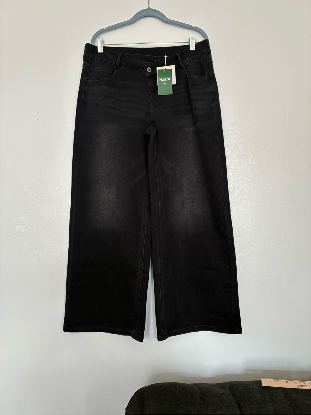 HALARA Black Wide-Leg High-Rise Jeans